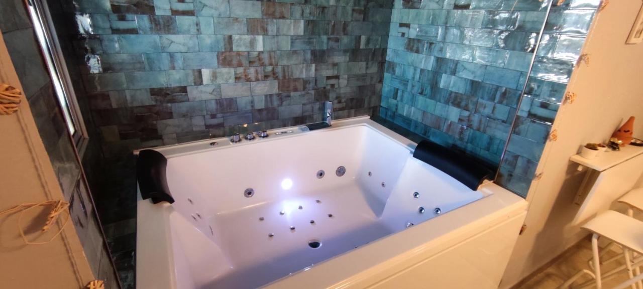 Latorre Jacuzzi Jerez Apartment Jerez de la Frontera Exterior photo